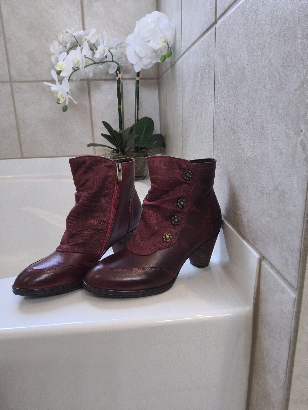 Women's Burgundy Mid-Heel Ankle Boots